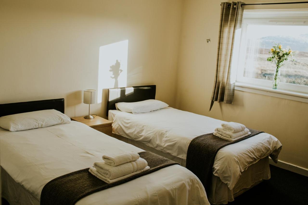 Uist Travel Accommodation Daliburgh  外观 照片